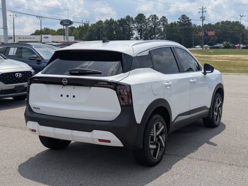 Used 2026 Nissan Kicks SV FWD image 3