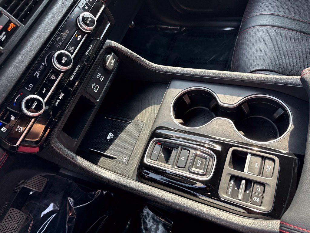 Used 2025 Honda Pilot Black Edition image 29