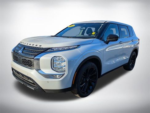 Used 2024 Mitsubishi Outlander FWD image 8