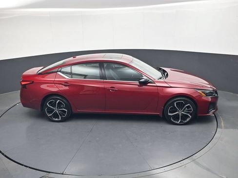 Used 2024 Nissan Altima 2.5 SR w/ SR Premium Package AWD/4WD image 29