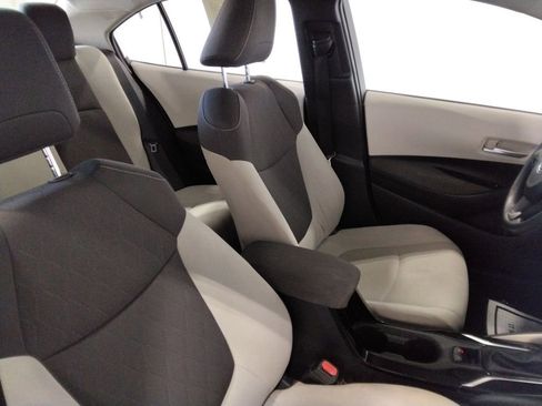 Used 2020 Toyota Corolla LE image 37