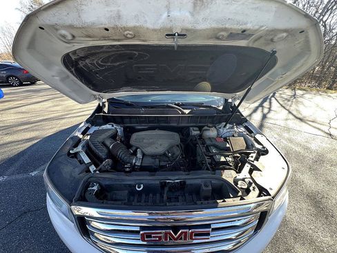 Used 2018 GMC Acadia SLT image 10