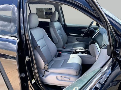 Used 2016 Honda Pilot Touring image 9