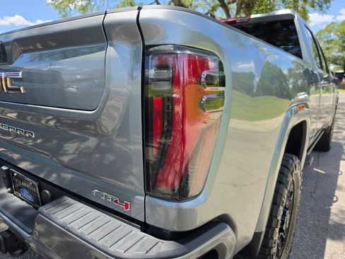 Used 2024 GMC Sierra 2500 AT4 w/ AT4 Premium Plus Package AWD/4WD image 12