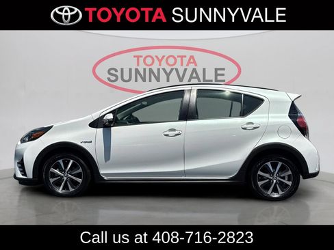 Used 2018 Toyota Prius C One w/ Carpet Mat Package FWD image 6