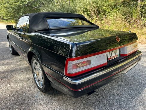 Used 1991 Cadillac Allante image 3