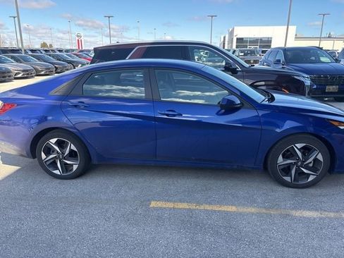 Used 2023 Hyundai Elantra SEL w/ Convenience Package image 4