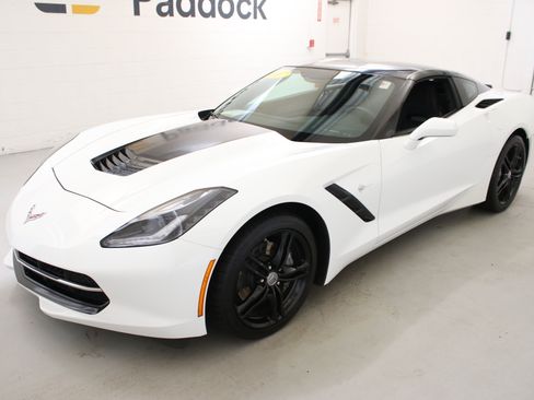 Used 2017 Chevrolet Corvette Stingray Coupe w/ Battery Protection Package RWD image 4