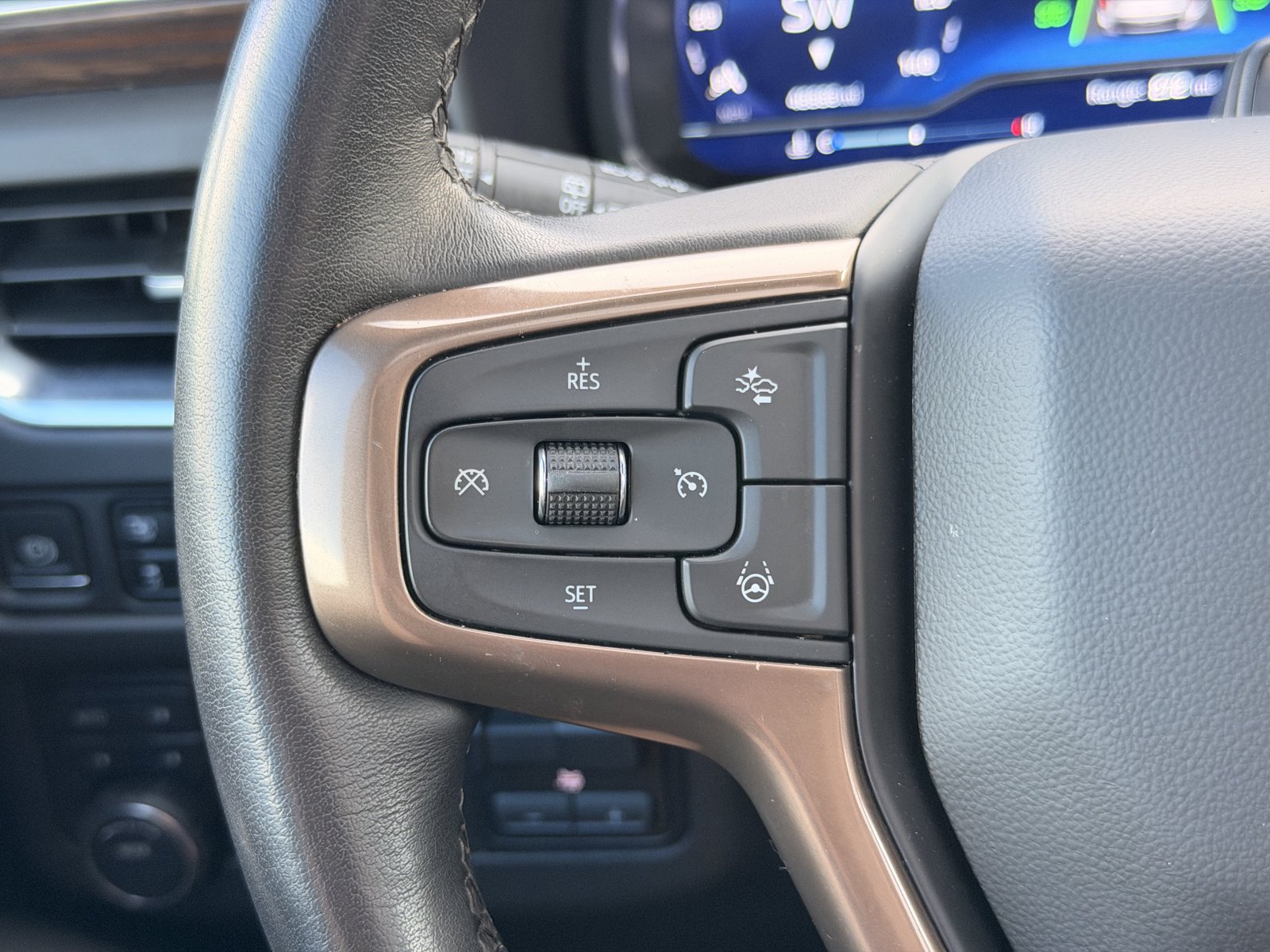 Used 2024 Chevrolet Tahoe High Country w/ Advanced Technology Package AWD/4WD image 19