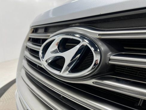 Used 2017 Hyundai Santa Fe SE image 37