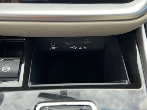 Used 2022 Subaru Outback Limited w/ Popular Package #2 image 26