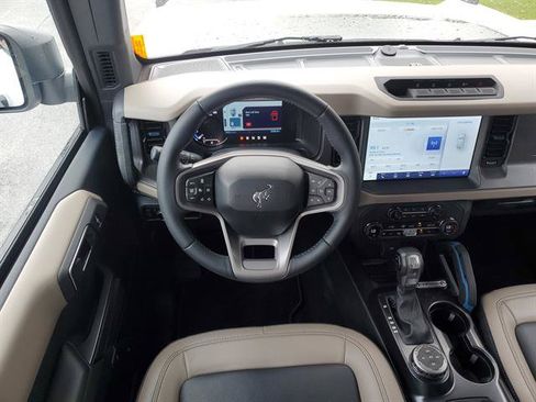 Used 2024 Ford Bronco Wildtrak AWD/4WD image 33