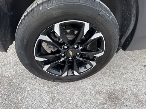 Used 2022 Chevrolet TrailBlazer LT w/ Sun and Liftgate Package image 11