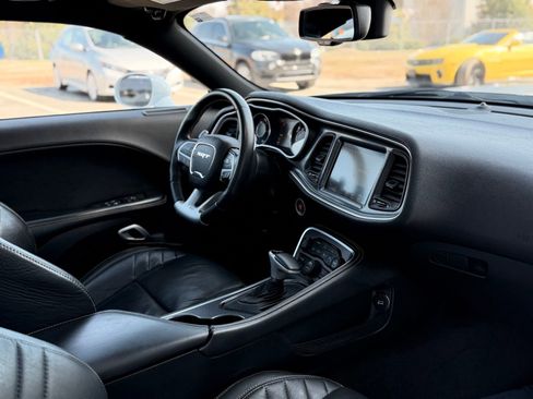Used 2015 Dodge Challenger SRT w/ Technology Group image 23