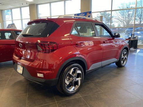 New 2025 Hyundai Venue Limited image 3