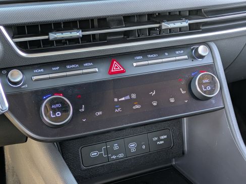 Certified 2024 Hyundai Sonata SEL w/ Convenience Package image 23