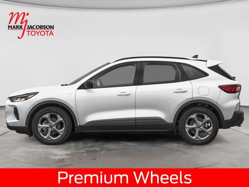 Used 2025 Ford Escape ST-Line w/ Tech Pack #1 FWD image 6