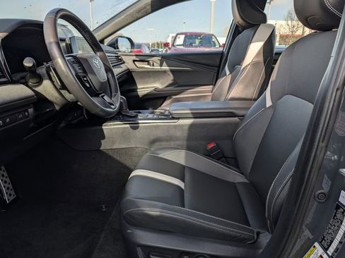 Used 2025 Toyota Camry SE image 26