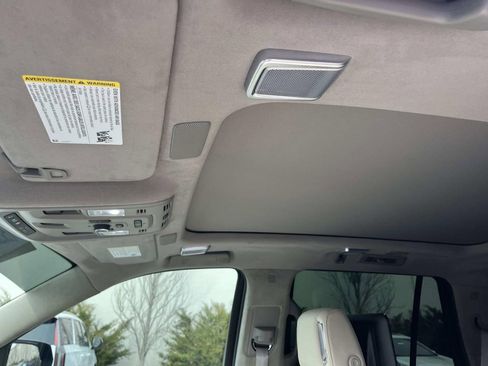 Used 2024 Cadillac Escalade Sport Platinum w/ LPO, ONYX Package image 31