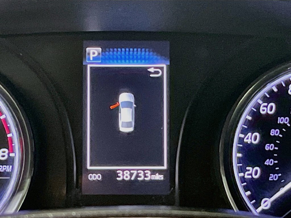 Used 2019 Toyota Camry SE FWD image 19