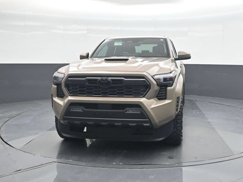 Used 2026 Toyota Tacoma TRD Sport AWD/4WD image 5