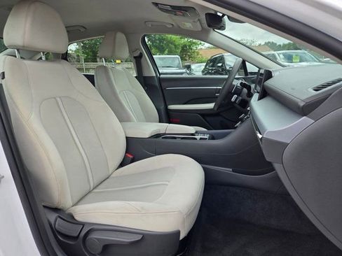 Used 2025 Hyundai Sonata SEL FWD image 29