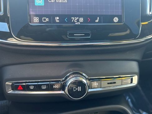 Certified 2025 Volvo XC40 B5 Plus image 25