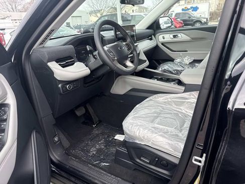 New 2026 Ford Explorer Active w/ Active Comfort Package image 9