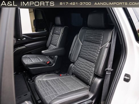 Used 2022 Cadillac Escalade Sport Platinum w/ Heavy-Duty Trailer Package AWD/4WD image 54