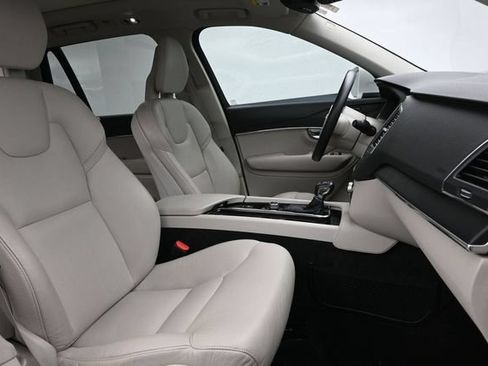 Used 2020 Volvo XC90 T6 Momentum w/ Protection Package Premier AWD/4WD image 34