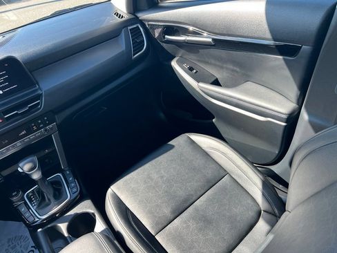 Certified 2025 Kia Seltos EX w/ EX Sunroof Package AWD/4WD image 15