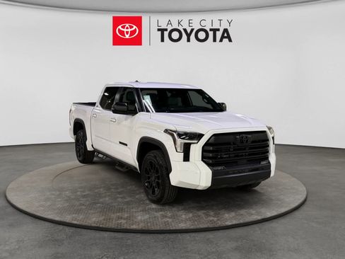 Used 2025 Toyota Tundra SR5 w/ SR5 Premium Package AWD/4WD image 13