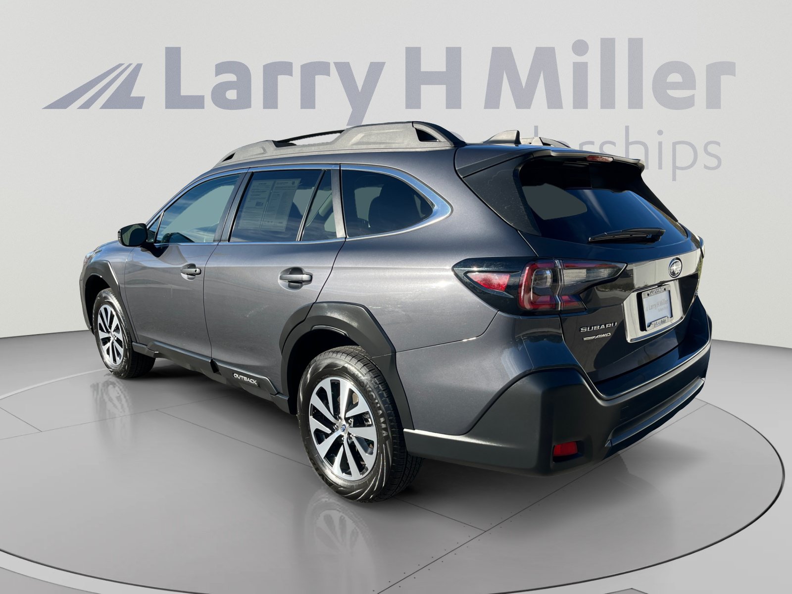 Certified 2024 Subaru Outback Premium AWD/4WD image 3