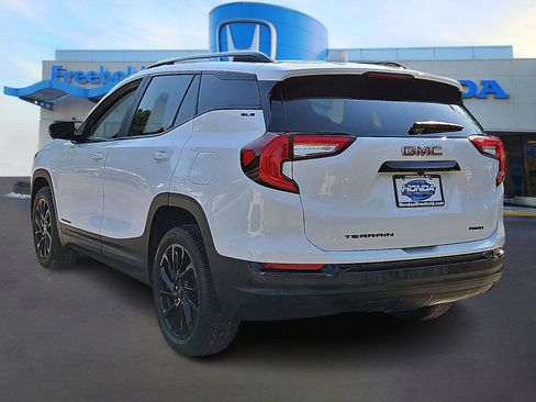 Used 2023 GMC Terrain SLE w/ Driver Convenience Package AWD/4WD image 5