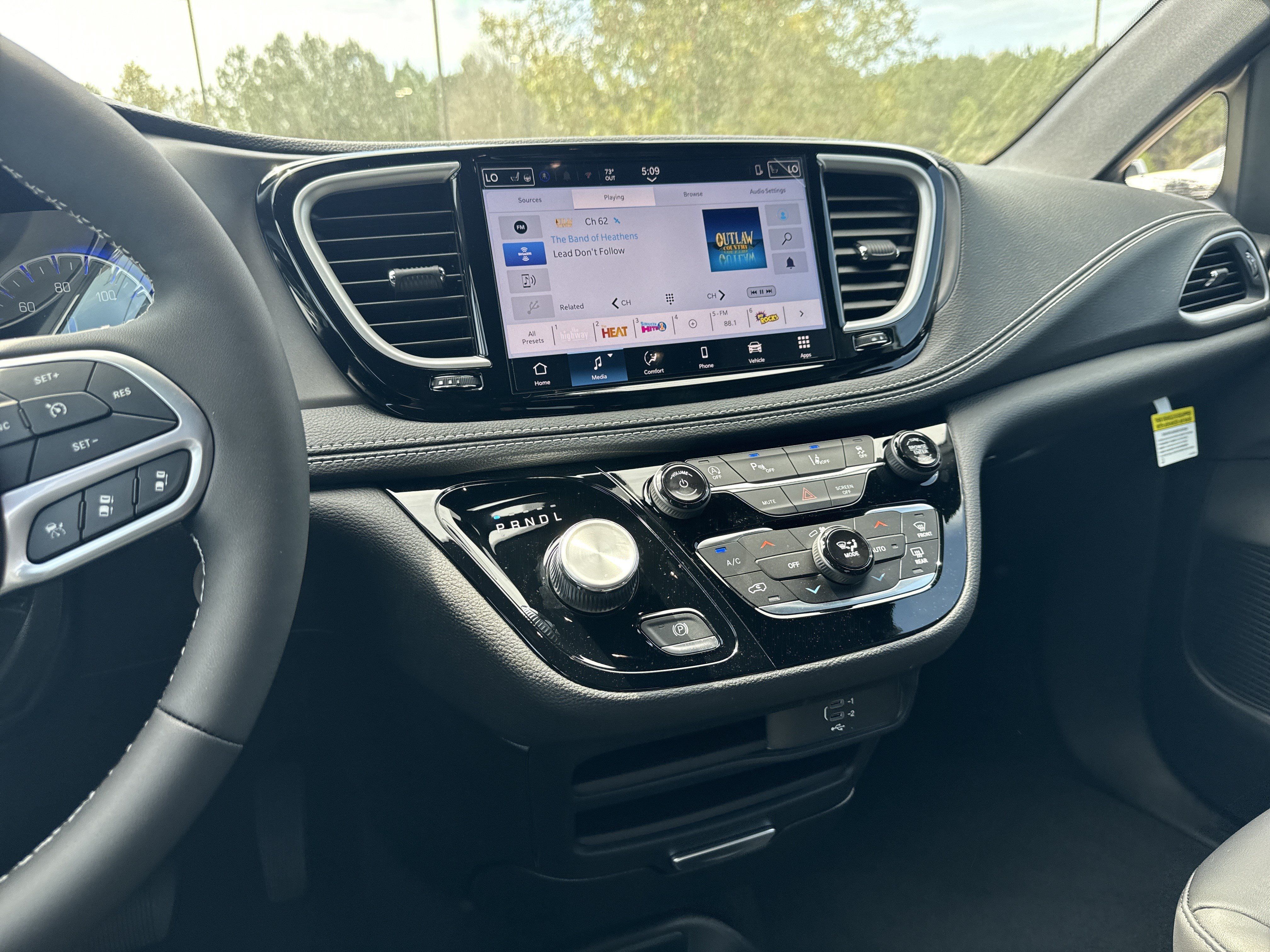 New 2026 Chrysler Pacifica Select FWD image 31
