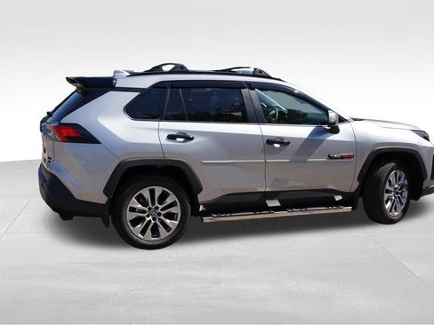 Used 2025 Toyota RAV4 XLE Premium w/ Weather Package AWD/4WD image 4