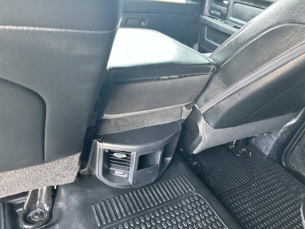 Used 2024 RAM 3500 Tradesman w/ Chrome Appearance Group AWD/4WD image 28
