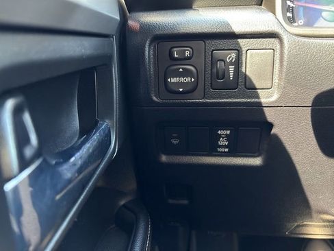 Used 2018 Toyota 4Runner SR5 Premium w/ Wilderness Package AWD/4WD image 17