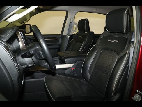 Used 2022 RAM 1500 Laramie AWD/4WD image 18