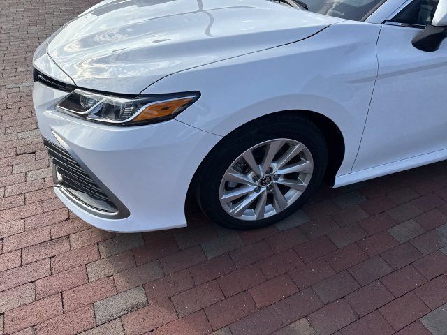 Used 2023 Toyota Camry LE FWD image 2