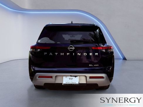 Used 2025 Nissan Pathfinder SL AWD/4WD image 6