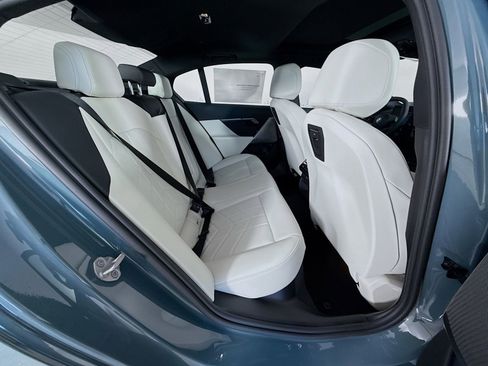 Used 2026 BMW 540i xDrive w/ Premium Package image 29