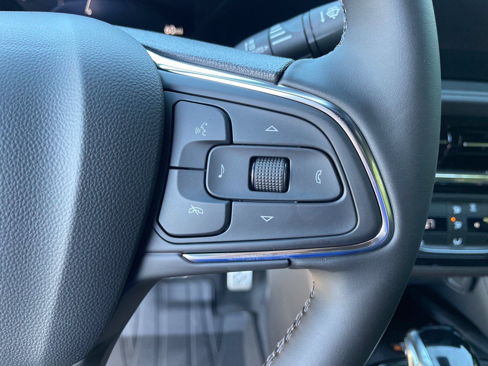 New 2026 Buick Envista Sport Touring w/ Studio Series FWD image 22