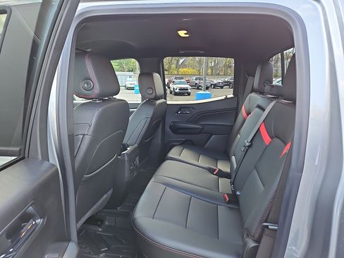 Used 2025 Chevrolet Colorado Z71 w/ Z71 Convenience Package 2 image 10