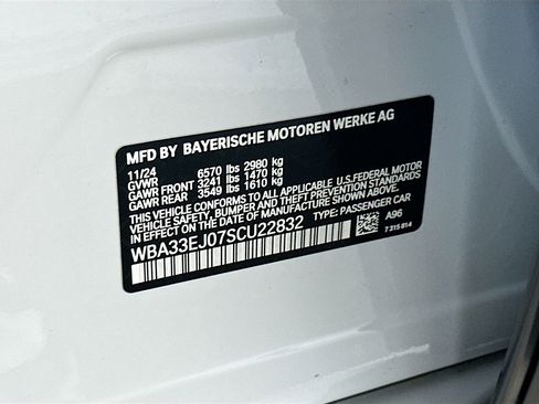 Certified 2025 BMW 760i xDrive image 37