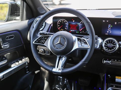 New 2026 Mercedes-Benz GLB 250 image 13