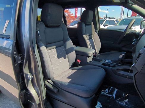 New 2026 Nissan Frontier SV image 24