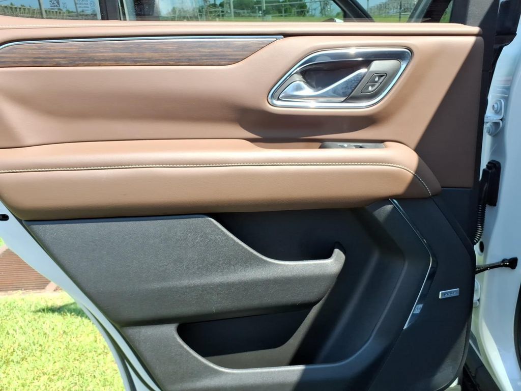 Used 2023 Chevrolet Tahoe High Country AWD/4WD image 22