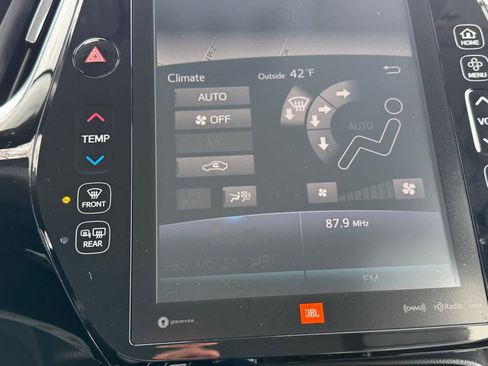 Used 2019 Toyota Prius Limited image 21