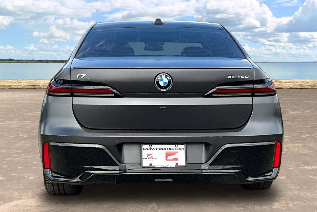 Used 2023 BMW i7 xDrive60 AWD/4WD image 5